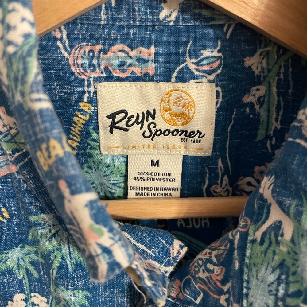 Reyn Spooner Blue Hawaiian Print - Picture 3 of 3